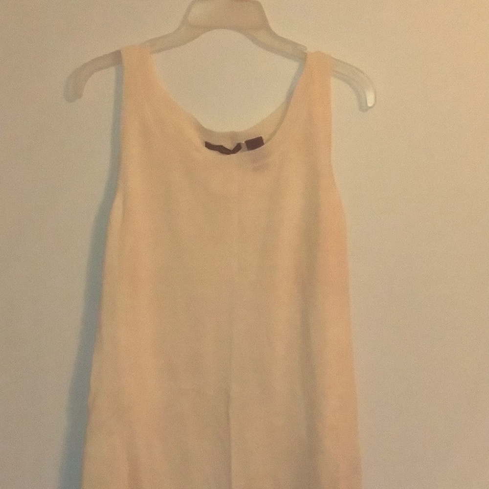 Sleevless cream shirt, long